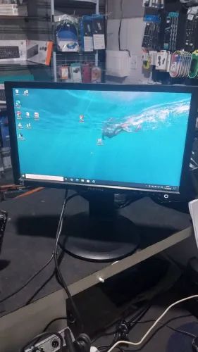 Monitor de 20 polegadas bem novinho imagens limpa