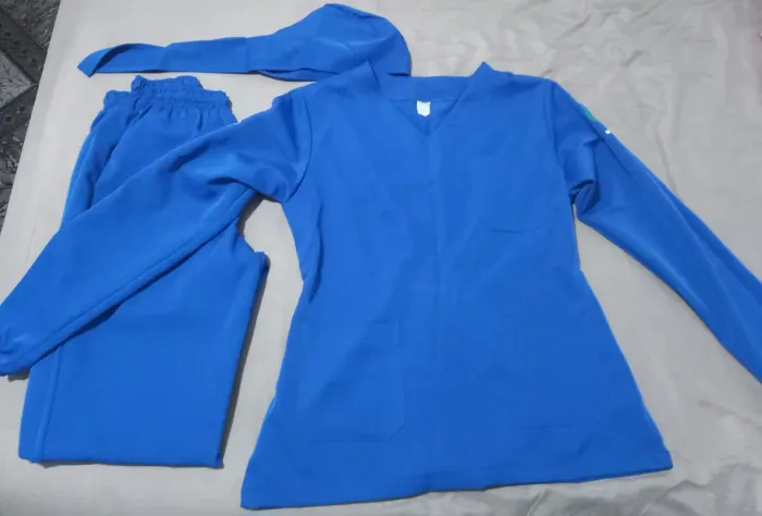 Scrub feminino azul faculdade Ibeco - Biomedicina