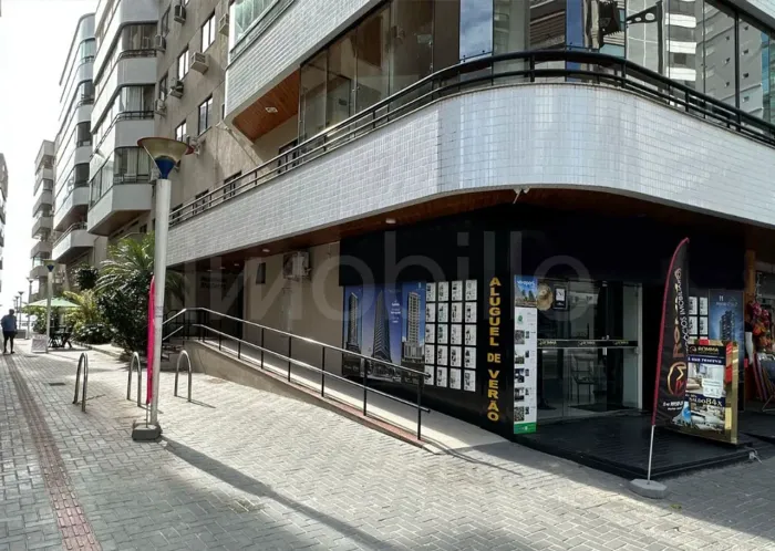 Sala Comercial no Edifício Center Lorenz III em Meia Praia