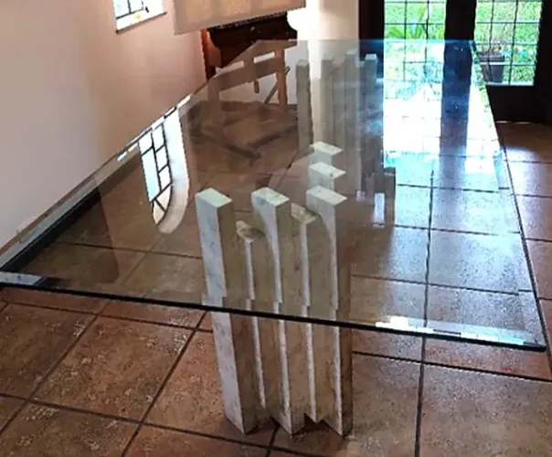 Mesa de jantar em vidro 8 lugares