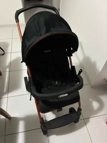 Carrinho de bebê + bebê conforto
