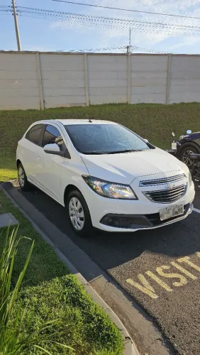 Chevrolet Onix Hatch LT 1.4 8V Flex Power Mec. 4P 2015