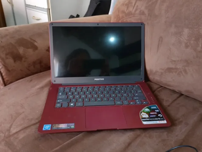 Vendo Positivo Motion Red Q232A 