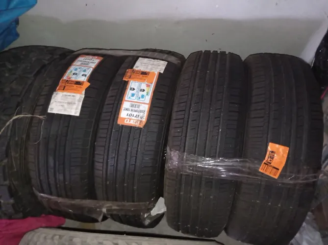 Pneus novos 235/70/16