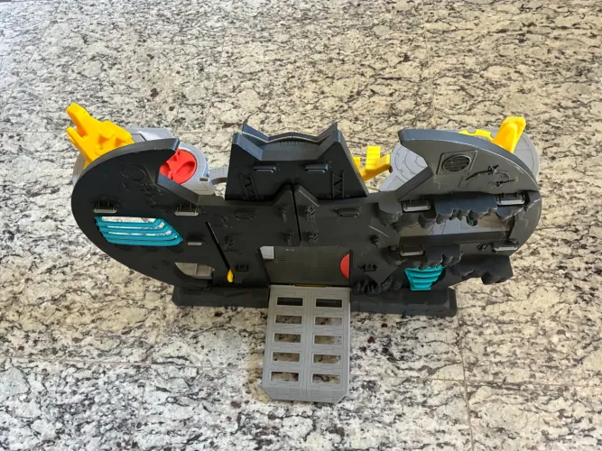 Brinquedo caverna Batman 