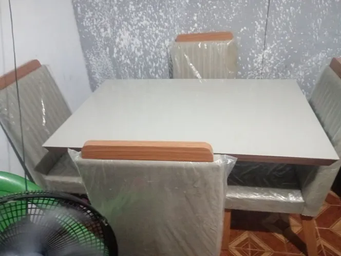 Mesa de 4 cadeira