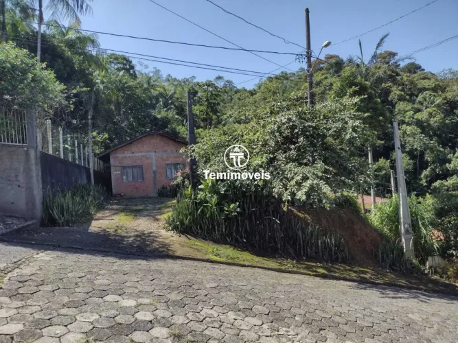 Terreno com 847m²,Travessa da Rua Tupy, Rua sem Saída, Fácil Acesso a BR