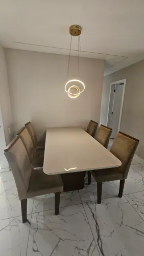 Mesa com 6 cadeiras 1,8m x 0,9m