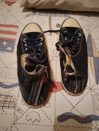Tênis all Star importado em bom estado modelo raro n 40