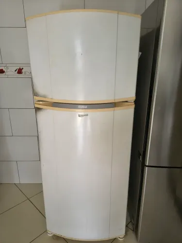 Vende-se geladeira Frost free