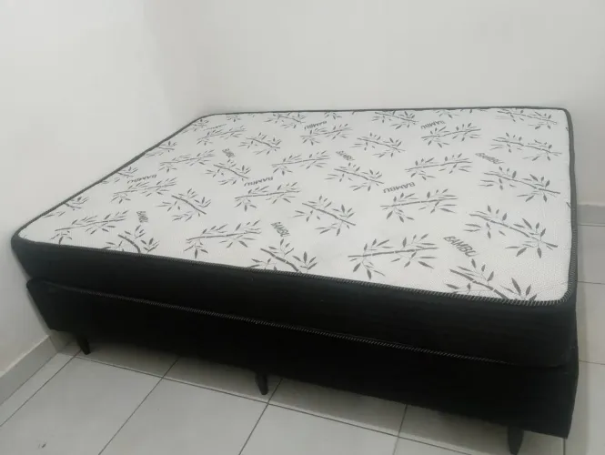 Vende-se cama box casal