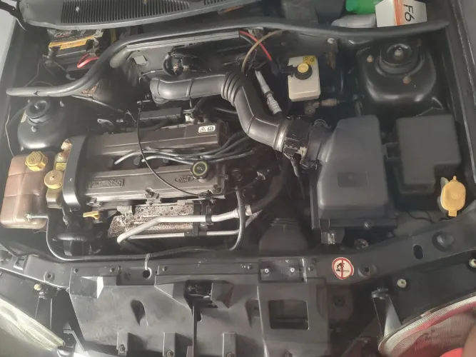 Ford Escort GLX 1.8i 16V 4P 1998