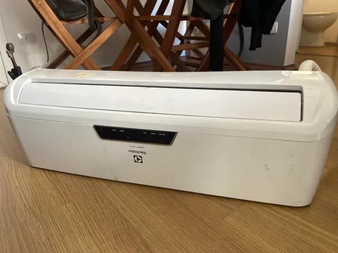 Ar condicionado split 9000BTU Electrolux semi usado em bom estado