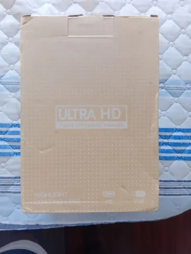 Projetor ultra HD nunca utilizado na caixa
