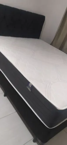 Cama de casal, linda, nova 