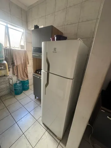 Geladeira duplex eletrolux não tá gelando