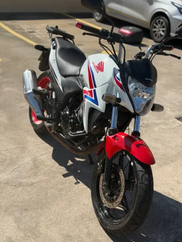 CB 300 | Conservada | Baixa Km | IPVA Pago