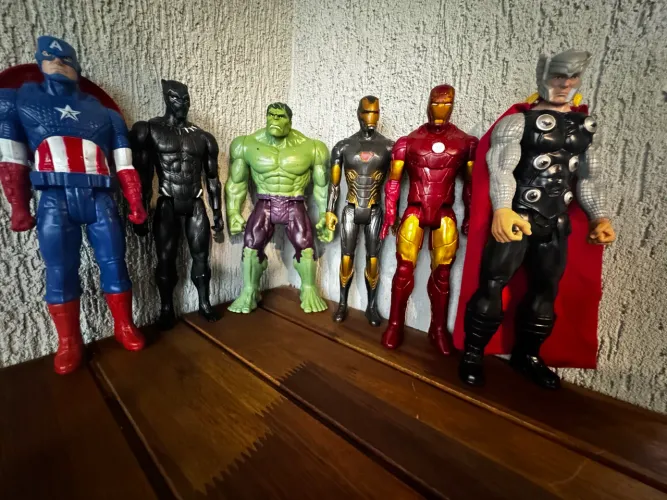 Bonecos Os Vingadores 30 cm (LOTE FECHADO)