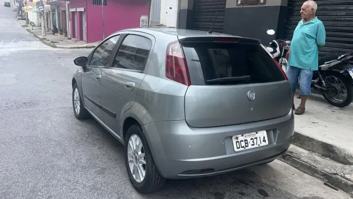 Fiat Punto Essence 1.6 Flex 16V 5P 2011