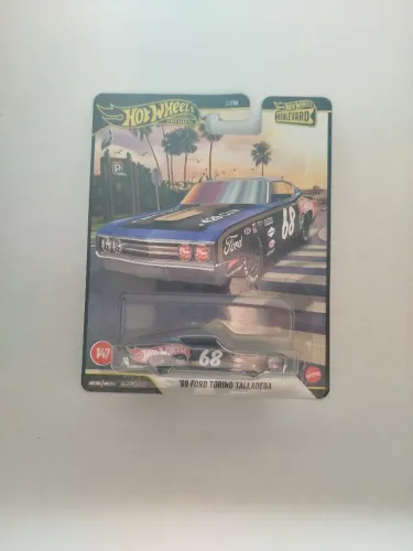 Miniatura Hot Wheels Premium - '69 Ford Torino Talladega - 1:64
