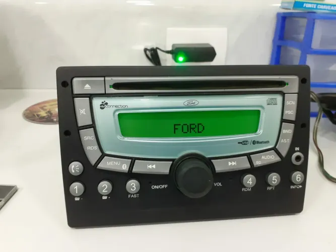 Radio Ford original, com Bluetooth e com código 