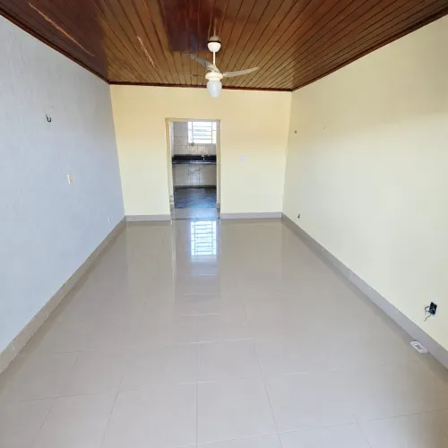 ALUGO CASA COM 4 QUARTOS NA CIDADE NOVA 6