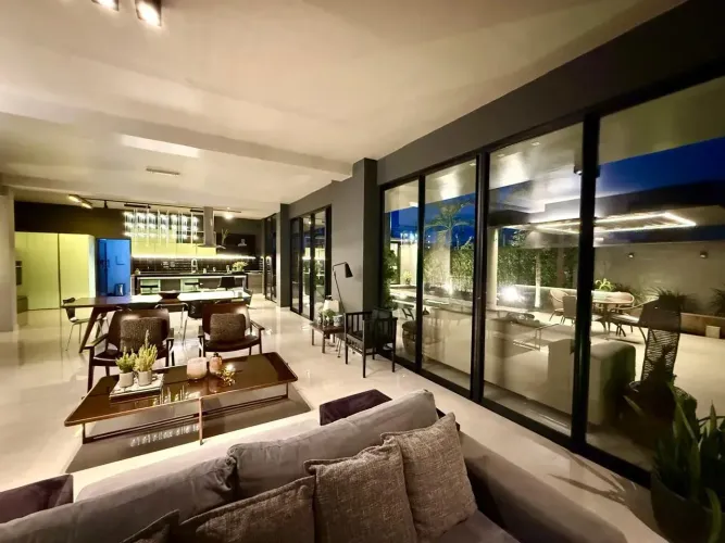 Duplex impecável no Alphaville2, 3 suites. Área Gourmet. 6 vagas. E.Solar. 100% Mobiliada