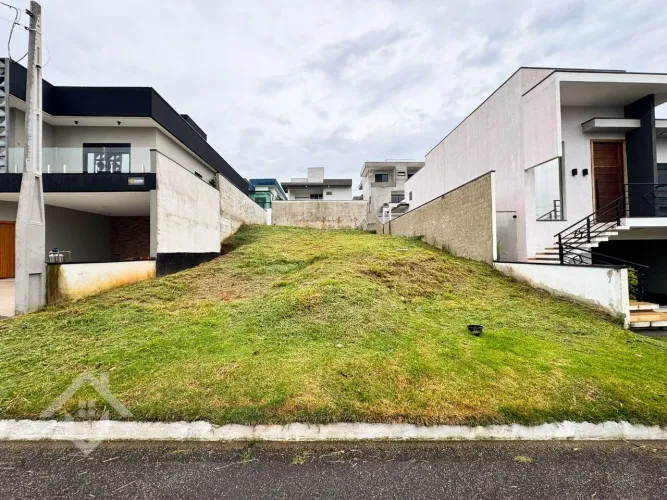 Terreno à Venda no Condomínio Reserva do Vale em Caçapava - SP