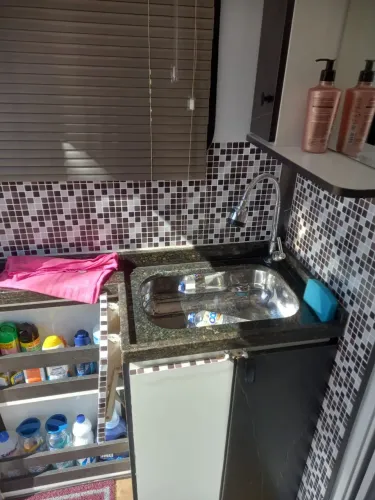 Trailer. Cozinha e banheiro completo.