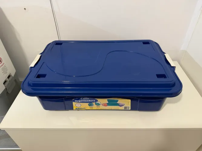 Caixa Organizadora Agraplast 30 litros com Travas e Rodinhas