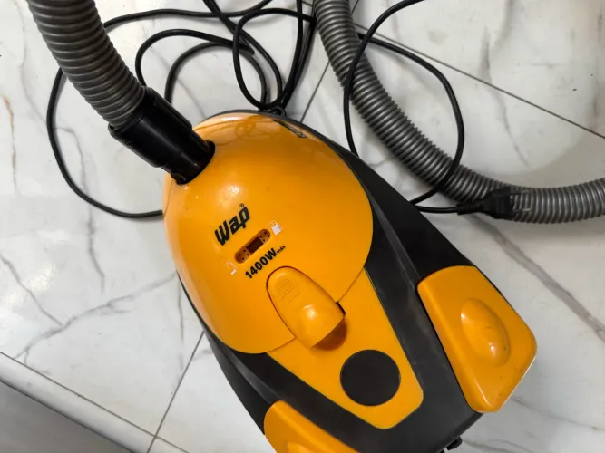 Aspirador wap 1400w