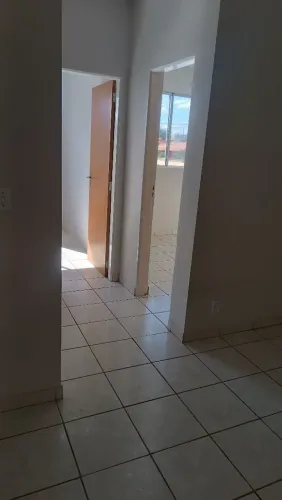 AP segundo andar. Sala, cozinha/área de serviço, banheiro,dois quartos. LEIA A DESCRIÇÃO