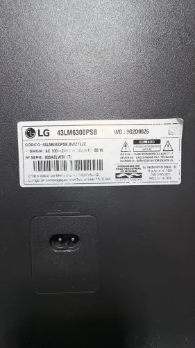 Tv LG 43LM6300PSB usada ,tela com defeito.