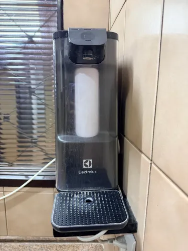 Bebedouro/purificador de água ELECTROLUX