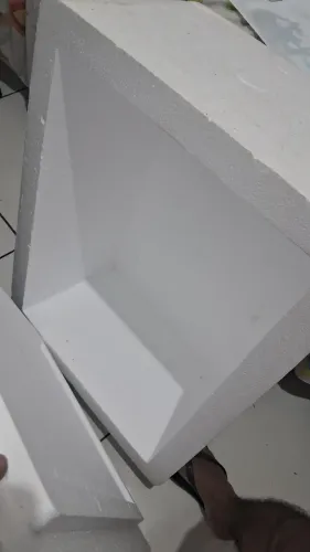 Caixa de isopor grande