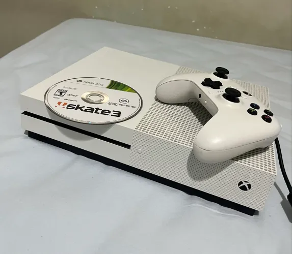 Xbox One s 1TB + controle paddle + skate 3 mídia física
