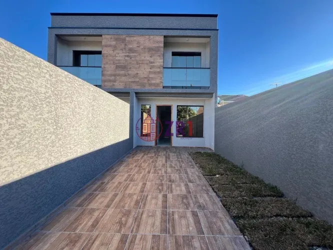 Sobrado para Venda em Curitiba / PR no bairro Sítio Cercad0