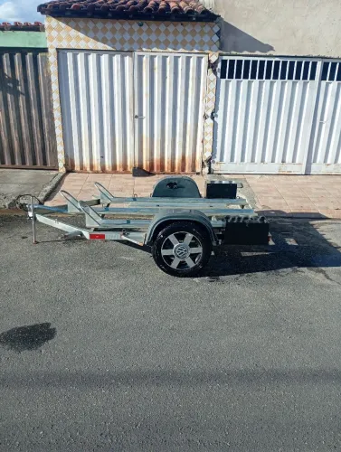 Vendo carretinha para três motos