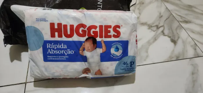 VENDO FRALDA HUGGIES RÁPIDA ABSORÇÃO P 46 UNIDADES