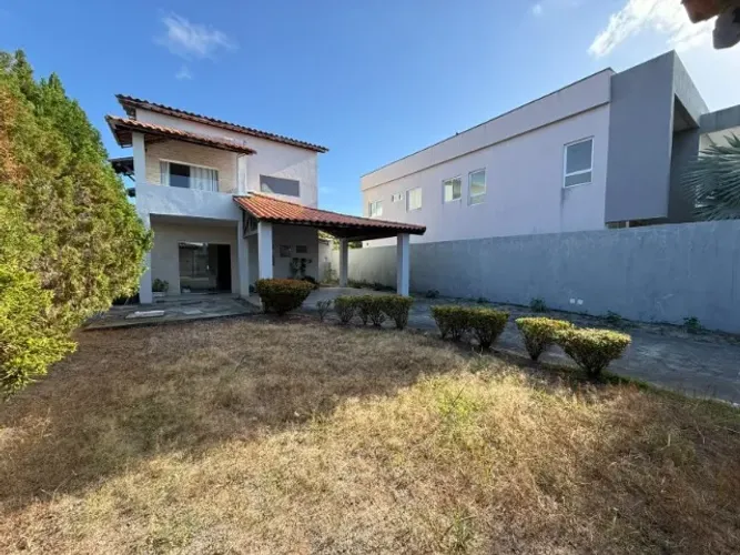 Casa em cond. fechado - Massagueira - 5/4 sendo 2 suites