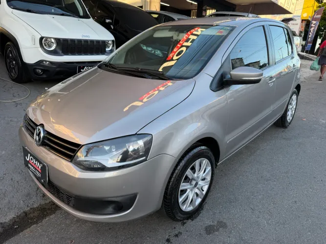 Volkswagen Fox 1.0 MI Total Flex 8V 5P 2014