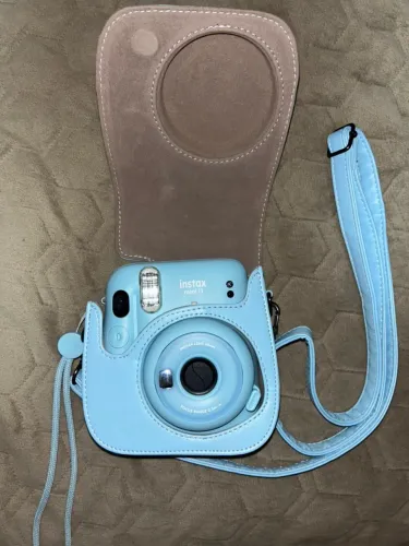 Câmera instax mini 11 azul + case (usada nem 3 meses)