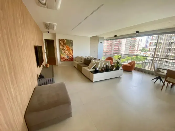 Apartamento para venda possui 167 metros quadrados com 3 quartos