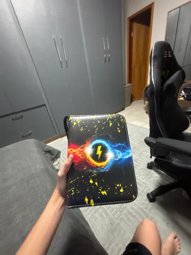 ÁLBUM DE GUARDAR CARTAS POKÉMON DE COURO