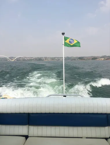 Vendo ótima lancha