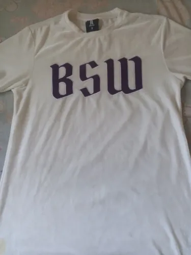 Camisa BSW original de veludo Tamanho P Cor branca