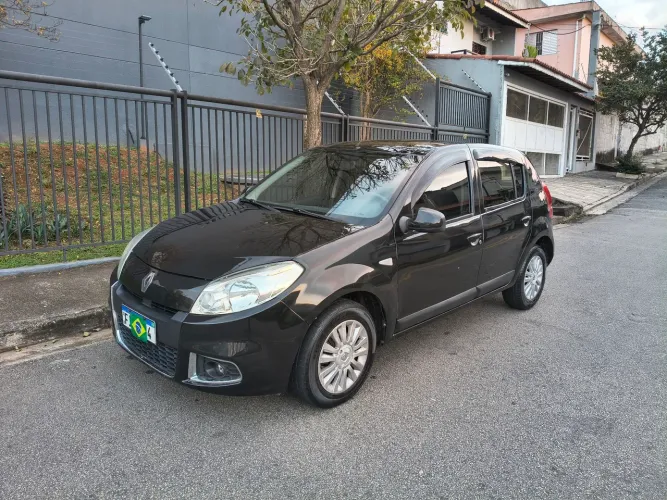 Renault Sandero Privilège Hi-flex 1.6 8V 5P 2013