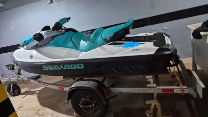 Jet ski seadoo gti 130 
