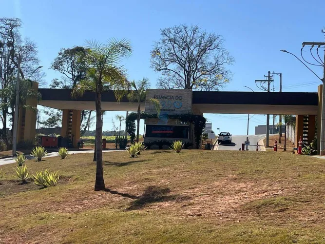Lote em Condomínio á Venda - Estância do Lago - Contagem MG