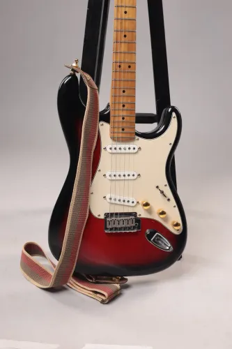 Guitarra Squier Standard Turbinada